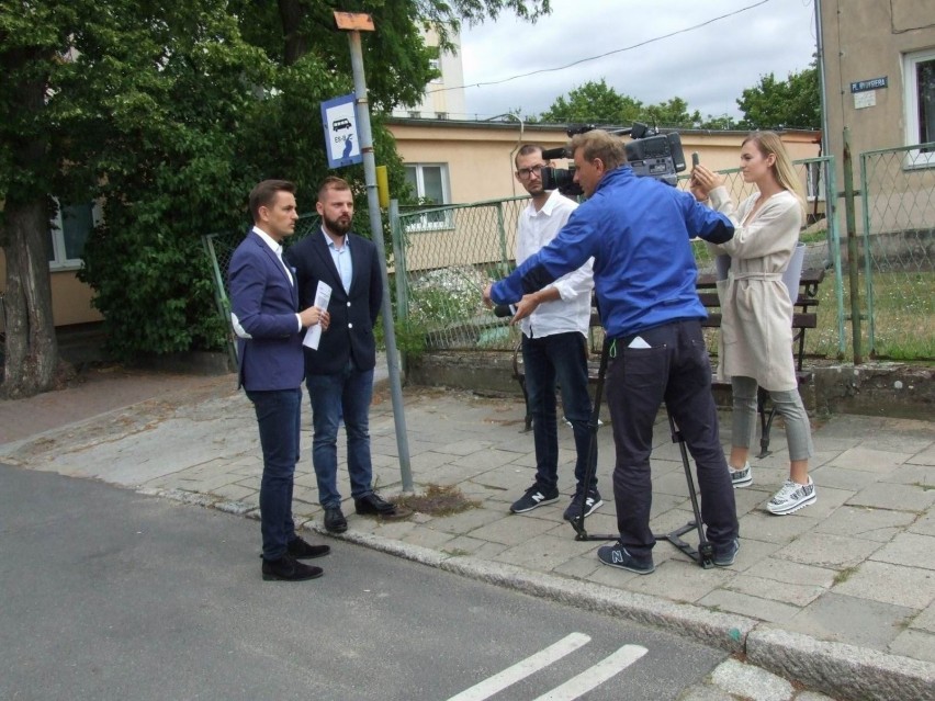 W poniedziałek w samo południe przed szpitalem odbyła się...