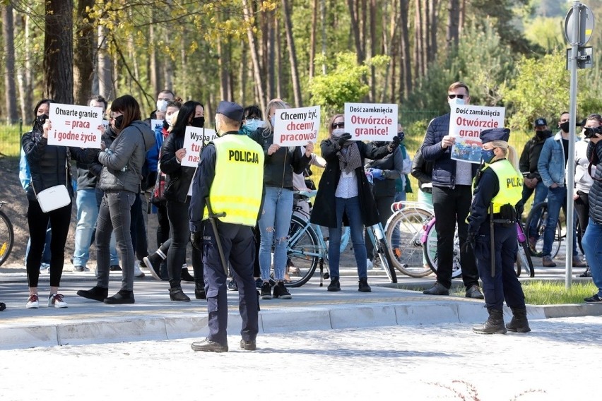 Chcą otwarcia granic dla ruchu turystycznego. Protest hotelarzy w Świnoujściu