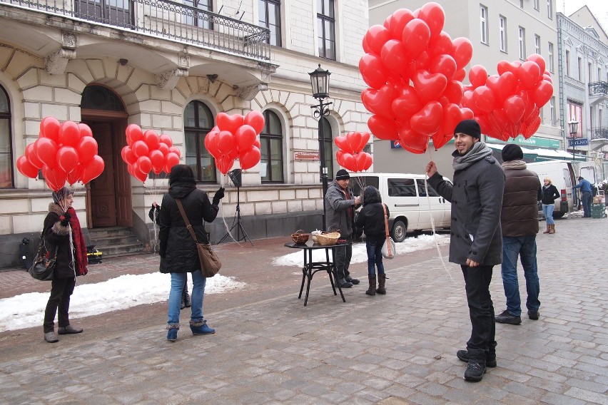 MOK zaprosił gnieźnian do wysłania życzeń walentynkowych....