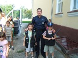 Poddębice: Policjanci dzieciom (ZDJĘCIA)