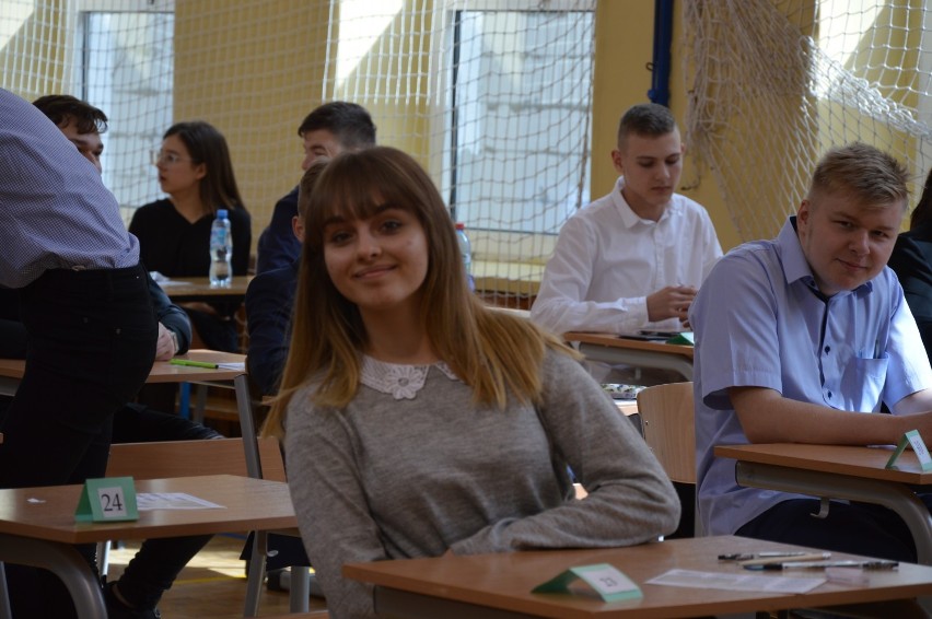 Pomimo strajku nauczycieli, egzaminy w Słubicach odbywają się bez przeszkód. 