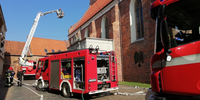 Ćwiczenia strażackie w Bazylice w Grudziądzu.