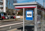 Warszawa wymieni rozkłady jazdy na przystankach? Obecnych nie mogą odczytać seniorzy