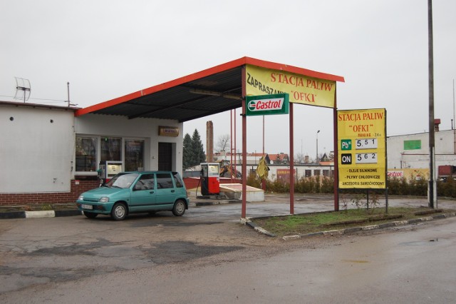 Na stacji paliw Ofki" litr benzyny kosztuje teraz 5,51 zł, a litr oleju napędowego 5,62 zł
