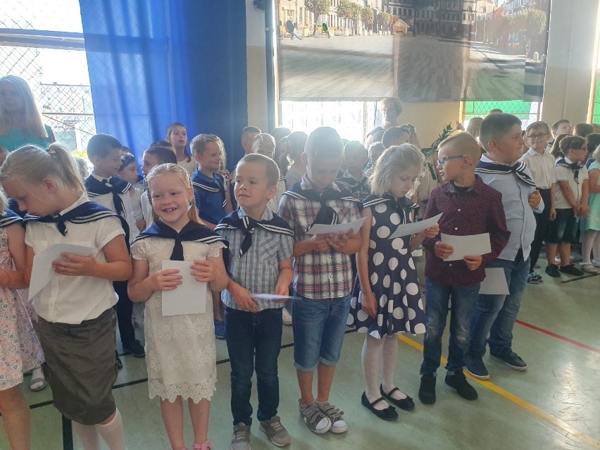 Zakończenie roku szkolnego pierwszaków Szkoły Podstawowej nr 1 w Pucku 19 czerwiec 2019
