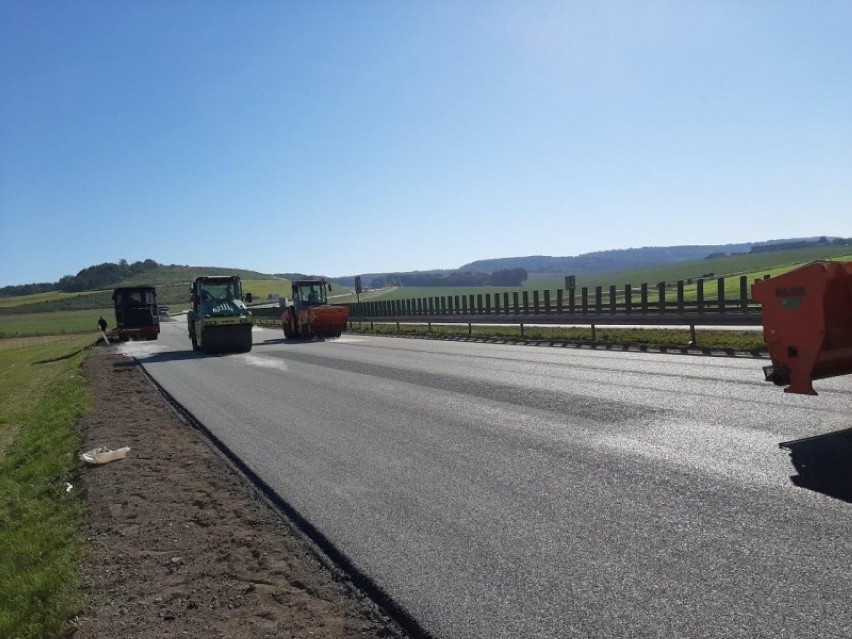 Trwające obecnie prace na opolskim odcinku autostrady A4...