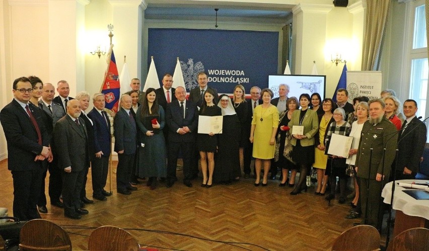 Oleśnica: Dyrektor SP 7 z honorową nagrodą "Świadek Historii" [FOTO]