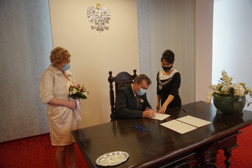 Prezydent Jastrzębia Anna Hetman udziela ślubów, bo...