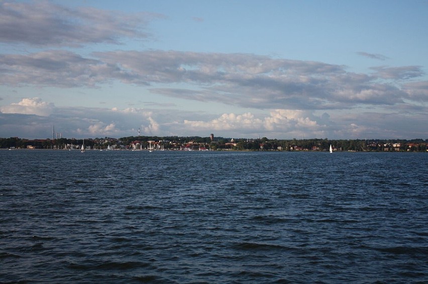 Jezioro Niegocin to idealne miejsce na nadchodzącą majówkę....