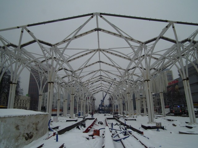 Konstrukcja przystanku Piotrkowska Centrum prawie gotowa