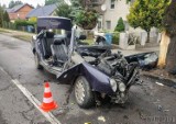 Wypadek na drodze w Borkach. 23-latek uderzył mercedesem w drzewo!