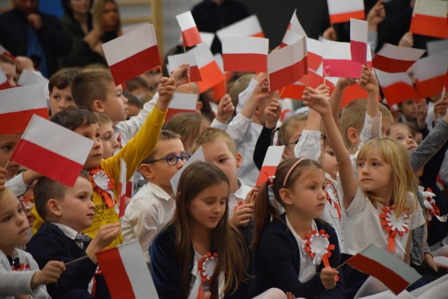 Biało-Czerwono w "Czwórce". Święto Niepodległości z Mazurkiem Dąbrowskiego o 11.11