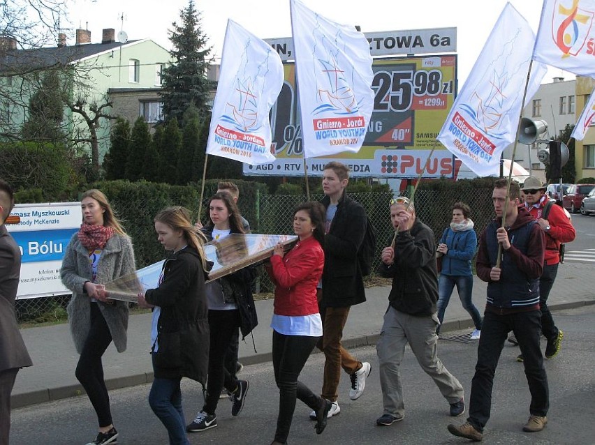 Symbole Światowych Dni Młodzieży przyjechały do Żnina 