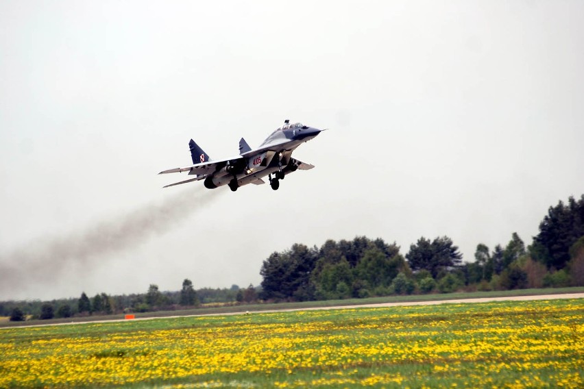 Mirosławiec. Ćwiczenia Kondor-12. MiGi i Su-22 ćwiczyły na lotnisku w Mirosławcu [ZDJĘCIA i WIDEO]