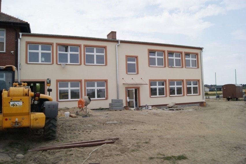 Trwa rozbudowa budynku Szkoły Podstawowej numer 4! Zobaczcie zdjęcia z placu budowy! 