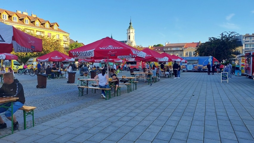 Potrawy z całego świata na Rynku w Ostrowcu. Street Food Polska Festival cieszył się w sobotę dużym zainteresowaniem. Zobacz zdjęcia