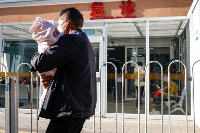 Od połowy października 2023 r. Światowa Organizacja Zdrowia (WHO) monitoruje dane z chińskich systemów nadzoru, które wykazują wzrost zachorowań na choroby układu oddechowego u dzieci w północnych Chinach.