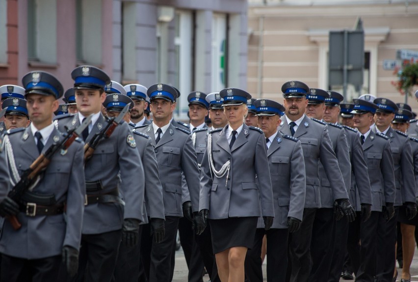 Podczas tegorocznego Święta Policji w Łomży nadano komendzie...