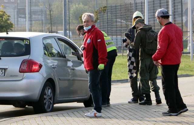 Z powodu pandemii zaledwie 10 załóg wystartowało w turystycznym rajdzie samochodowym „Poznaj piękno ziemi grudziądzkiej”.