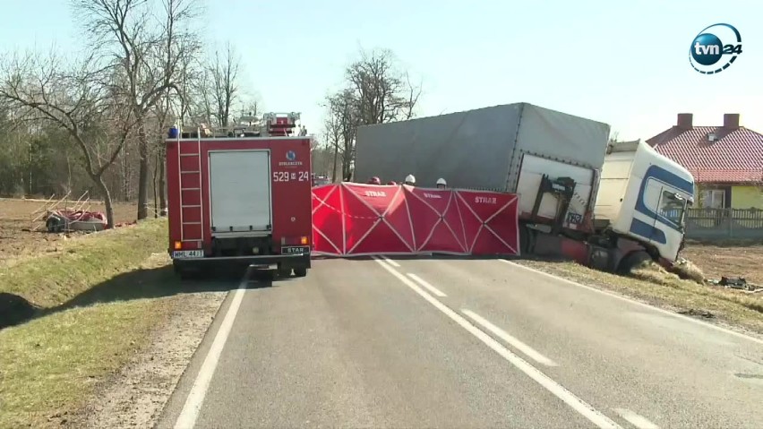 Tragiczny wypadek busa pod Mławą. Pięć osób zginęło! [zdjęcia]