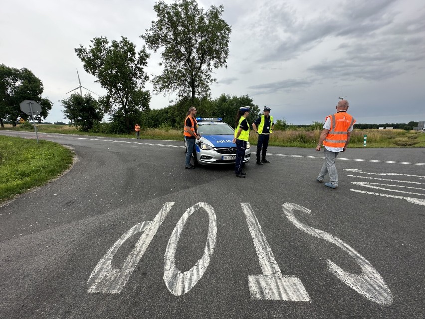 Pomiary na "skrzyżowaniu śmierci" w gminie Rusiec. Drogowcy planują zmiany poprawiające bezpieczeństwo FOTO, VIDEO
