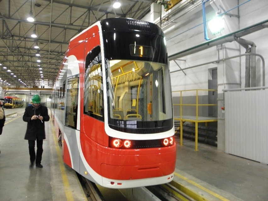 Nowe tramwaje firmy PESA w Częstochowie. Zobacz, jak wygląda &quot;Twist&quot; [WIDEO + ZDJĘCIA]
