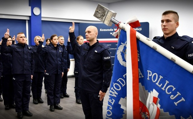 Nowo przyjętych policjantów czeka 6-miesięczny kurs podstawowy, po którym trafią do podlaskich jednostek terenowych, w tym komend w Augustowie, Grajewie, Hajnówce, Siemiatyczach, Wysokiem Mazowieckiem, Zambrowie, a także w Oddziale Prewencji Policji.