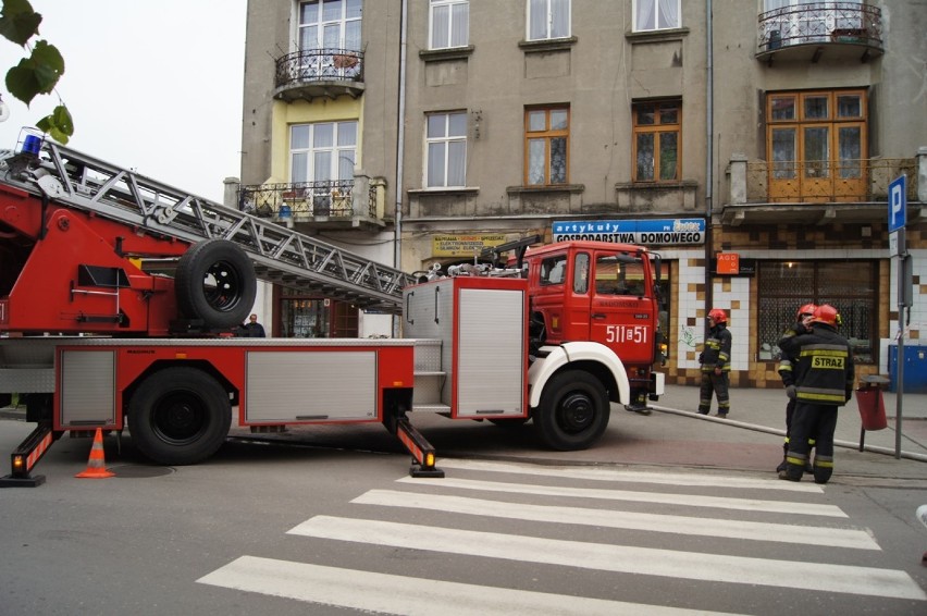 Pożar przy ul. Warszyca w Radomsku. 1 osoba poszkodowana