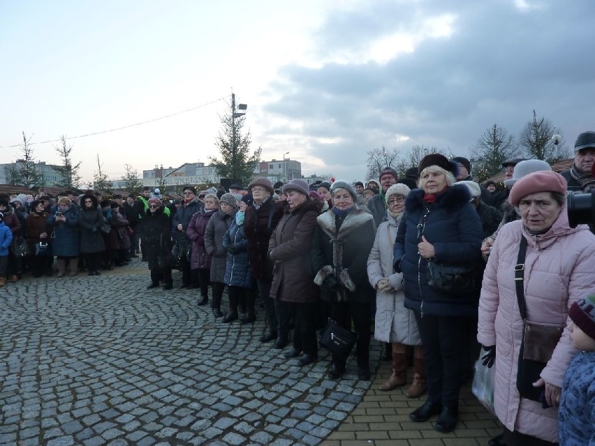 Tłumy ludzi na Miejskiej Wigilii w Starachowicach