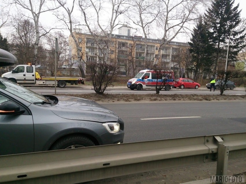 Volvo zderzyło się w Opolu z fordem. Sprawca pijany [zdjęcia]