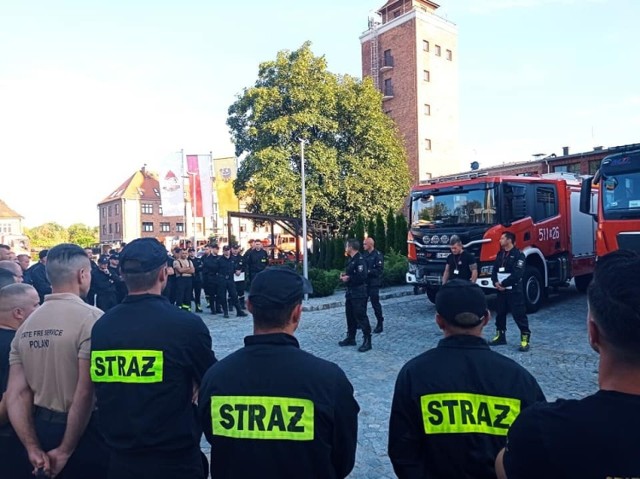 Odprawę rozpoczął Dolnośląski Komendant Wojewódzki PSP nadbryg. Marek Kamiński. Strażacy opuścili Wrocław 11 sierpnia (czwartek)