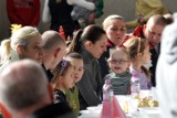 Caritas w Słupsku: Ponad 1200 osób uczestniczyło w śniadaniu Wielkanocnym [ZDJĘCIA+FILM]