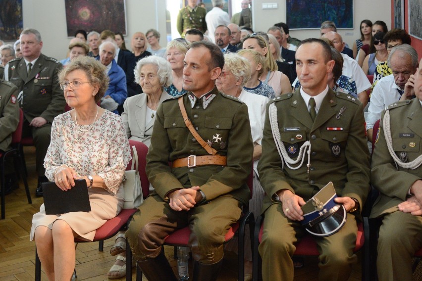 XXXI Zjazd Kawalerzystów w Grudziądzu. Uczestnicy składali kwiaty pod pomnikami i na cmentarzu