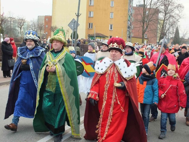 W orszaku, na czele przeszli trzej kr&oacute;lowie: Kacper- Mariusz Zaborski, Melchior- Piotr Styczeń i Baltazar- Łukasz Hamera