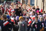 Pół tysiąca uczniów przeszło z flagami przez Zaniemyśl. Wyrazili tym samym miłość do ojczyzny
