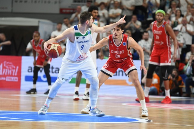 Kamil Łączyński kapitalnie prowadził grę Anwilu w meczu przeciwko Cholet Basket