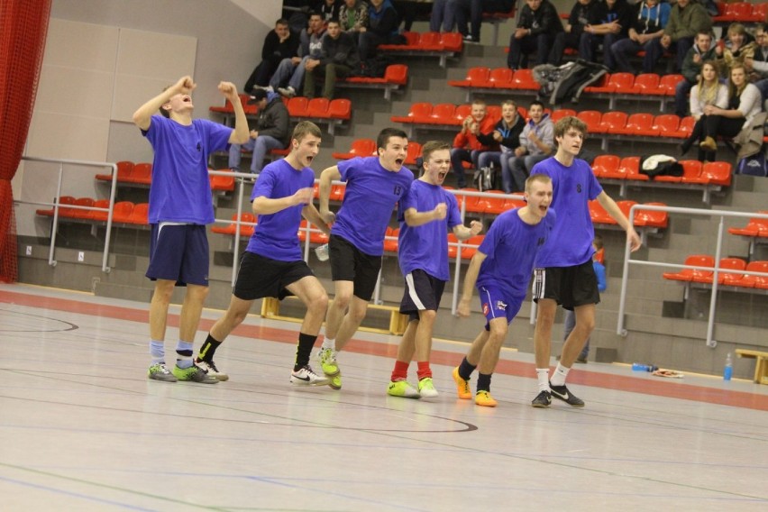 Futsal w Złotowie 1/4 finału

Kamido-Klan-Piast...