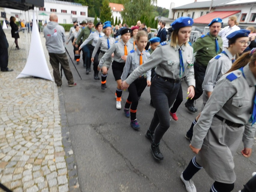 W Wałbrzychu odsłonięto pomnik Ayrtona Senny.