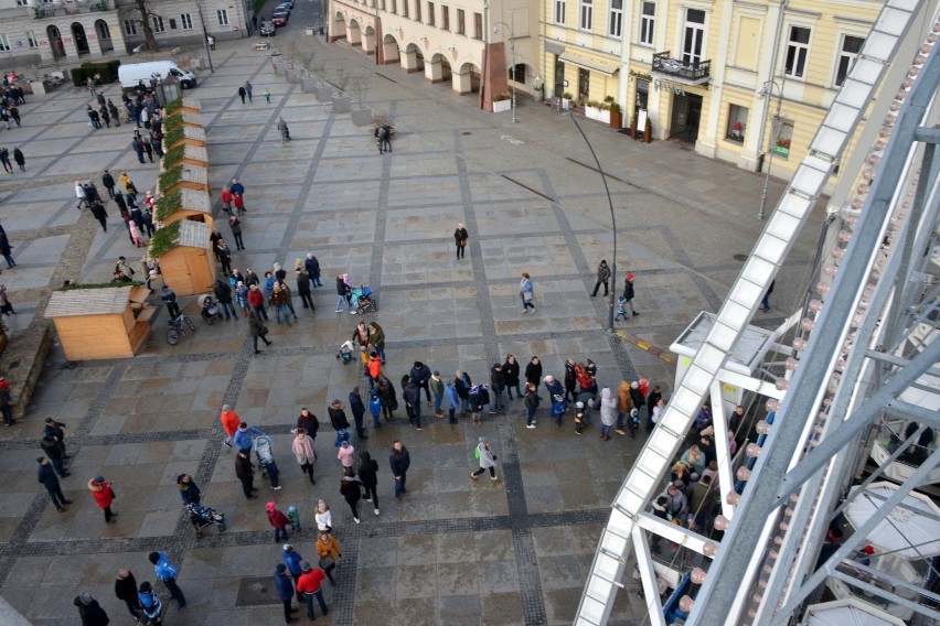 W niedzielę w samo południe ruszył Diabelski Młyn na...