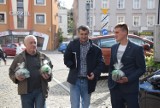 Protest rolników nie ustaje. Strajkujący odwiedzili biura parlamentarzystów z Rybnika, Jastrzębia i Raciborza. Przynieśli "prezenty"