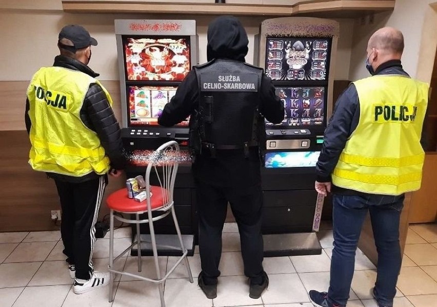 Sześć nielegalnych automatów do gier znaleźli sandomierscy...