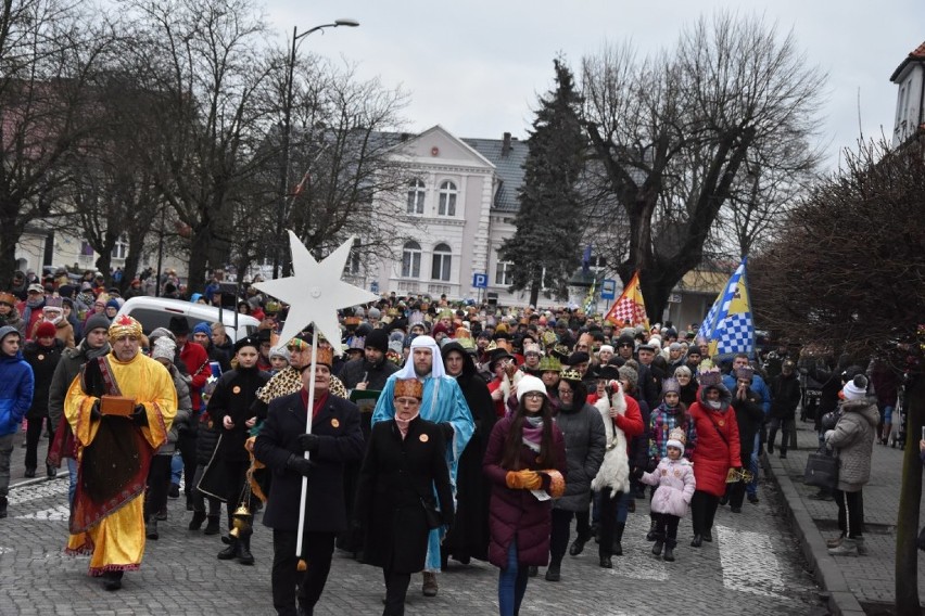 Tłumy nowotomyślan wzięły udział w Orszaku Trzech Króli