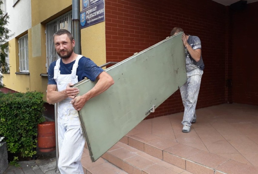 Zajęcia poza murami szkoły, adaptowanie pomieszczeń. Szkoły w powiecie pleszewskim przygotowują się do przyjęcia podwójnego rocznika