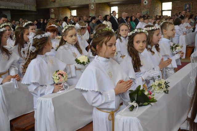 Pierwsza komunia święta 2022 w parafii św. Pawła Apostoła w Zduńskiej Woli