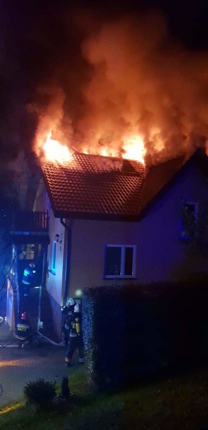 Jastrzębie-Zdrój: olbrzymi pożar domu przy ulicy Wesołej