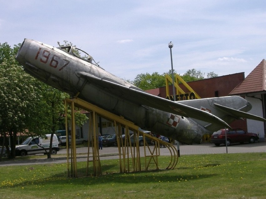 Kiedyś w centrum Goleniowa stał samolot Lim-2. Pamiętacie go?