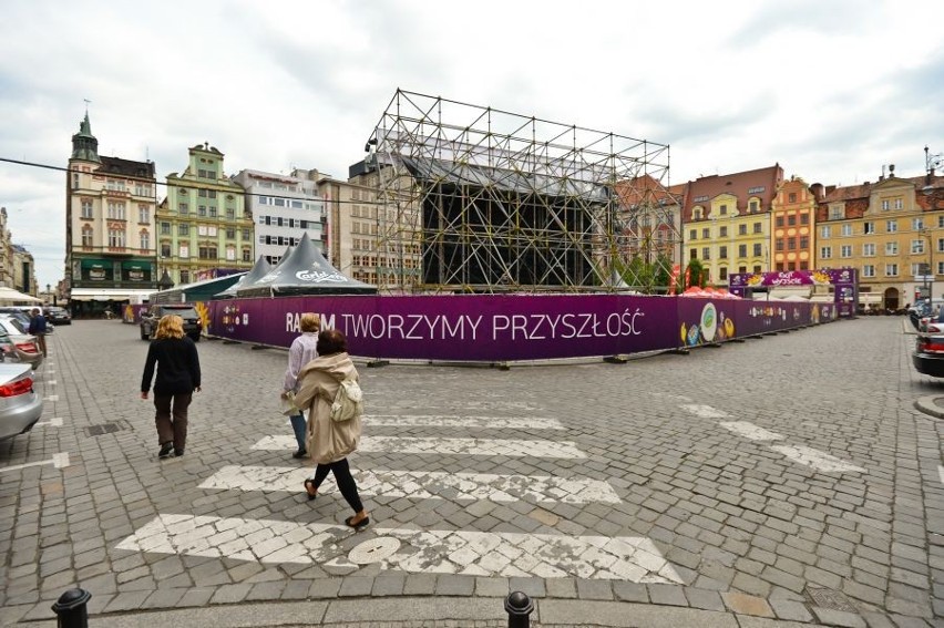 Wrocław: Strefa kibica na ukończeniu. W czwartek otwarcie (ZDJĘCIA)