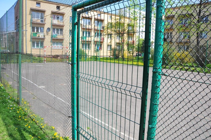 Spór o boisko na osiedlu Tysiąclecia w Krośnie. Mieszkańcom przeszkadza hałas