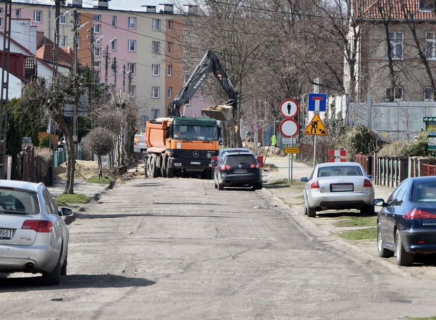 Malbork. Trwa remont ulicy Chrobrego. Zdjęciowy raport z placu budowy