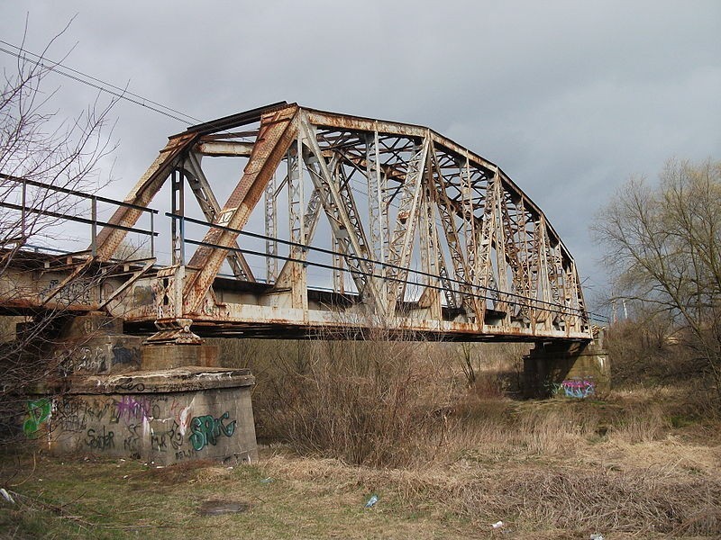 Most w ciągu linii kolejowej nr 181 nad rzeką Prosna